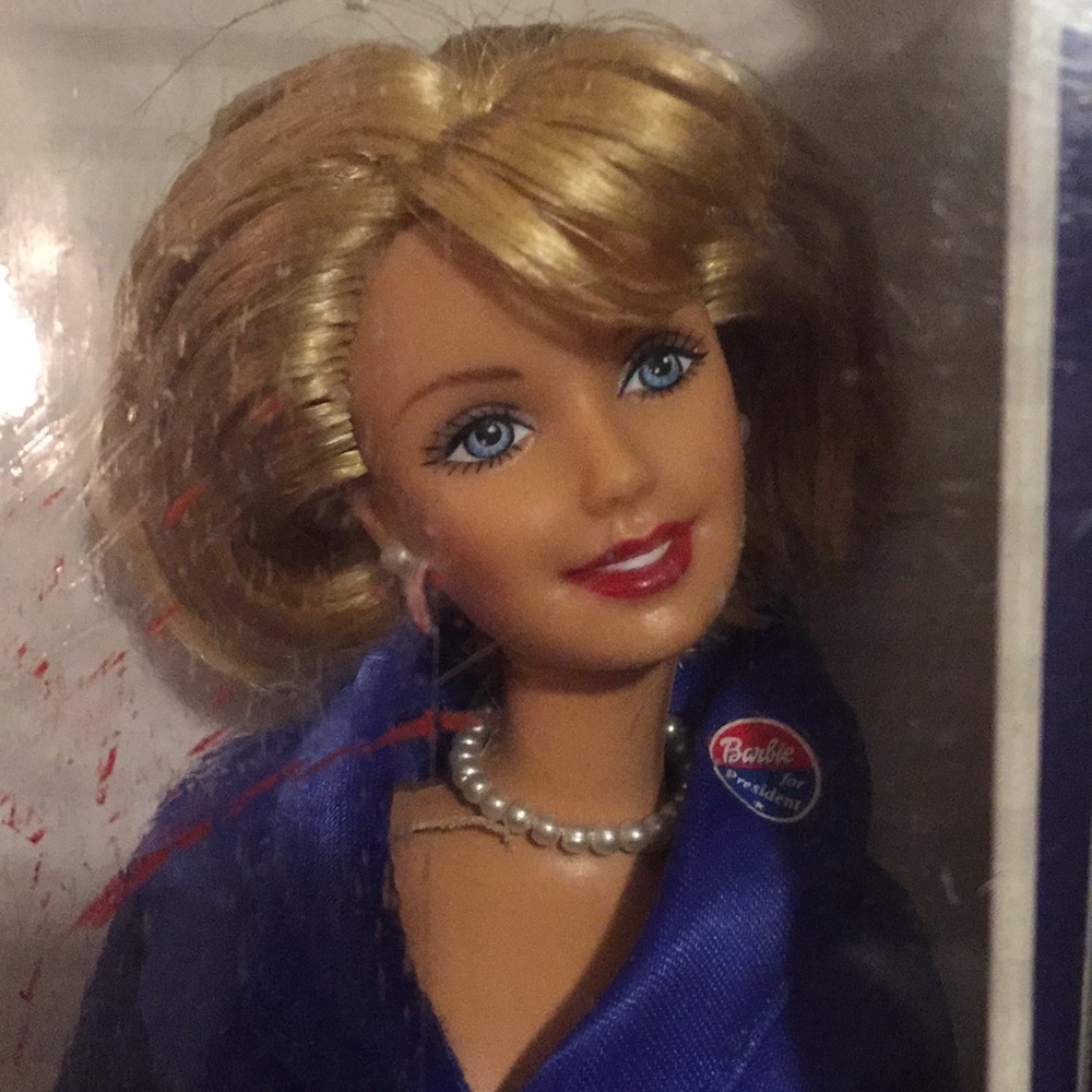 President 2000 Barbie - Picture 4 of 7